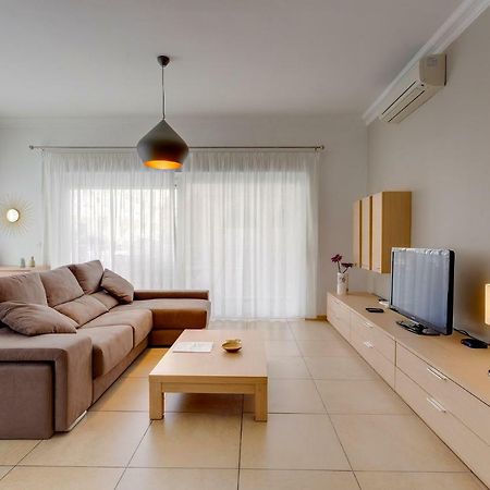 Apartment In Fort Cambridge With Pool Sliema Ngoại thất bức ảnh