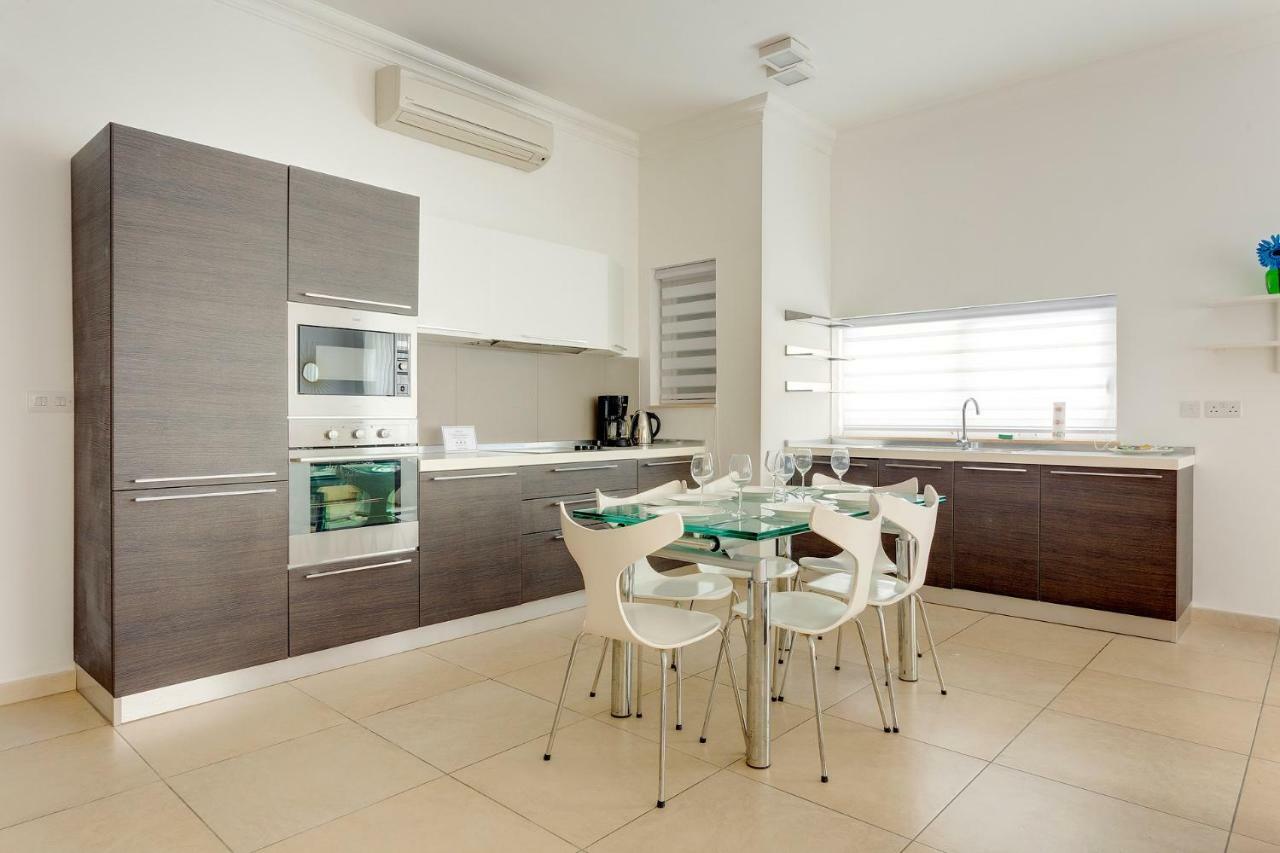 Apartment In Fort Cambridge With Pool Sliema Ngoại thất bức ảnh