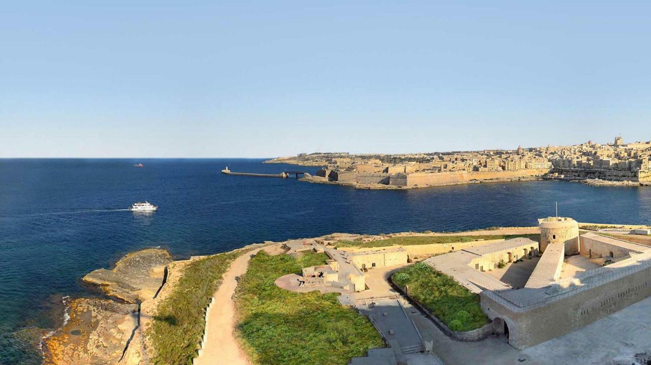 Apartment In Fort Cambridge With Pool Sliema Ngoại thất bức ảnh