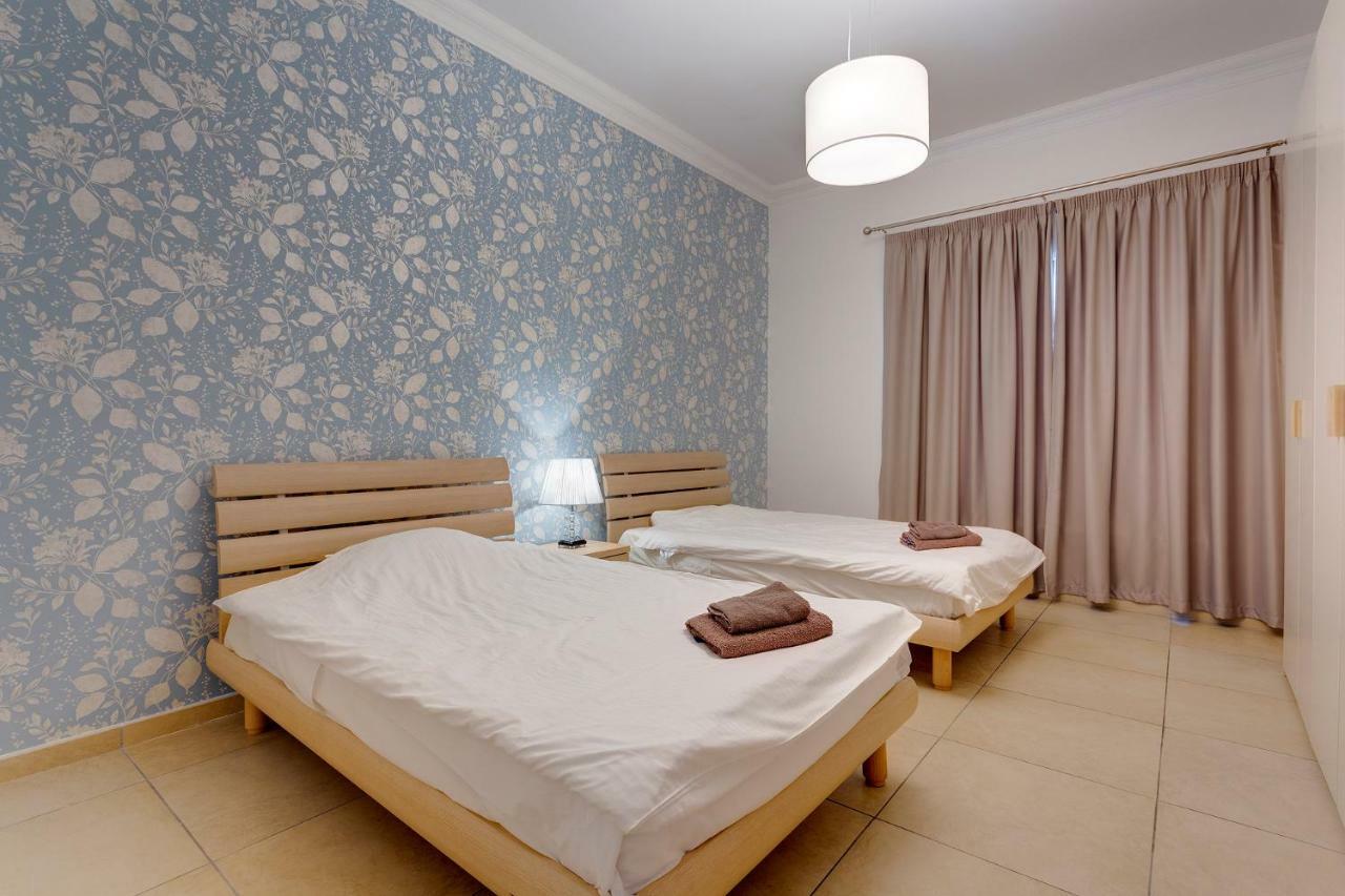 Apartment In Fort Cambridge With Pool Sliema Ngoại thất bức ảnh
