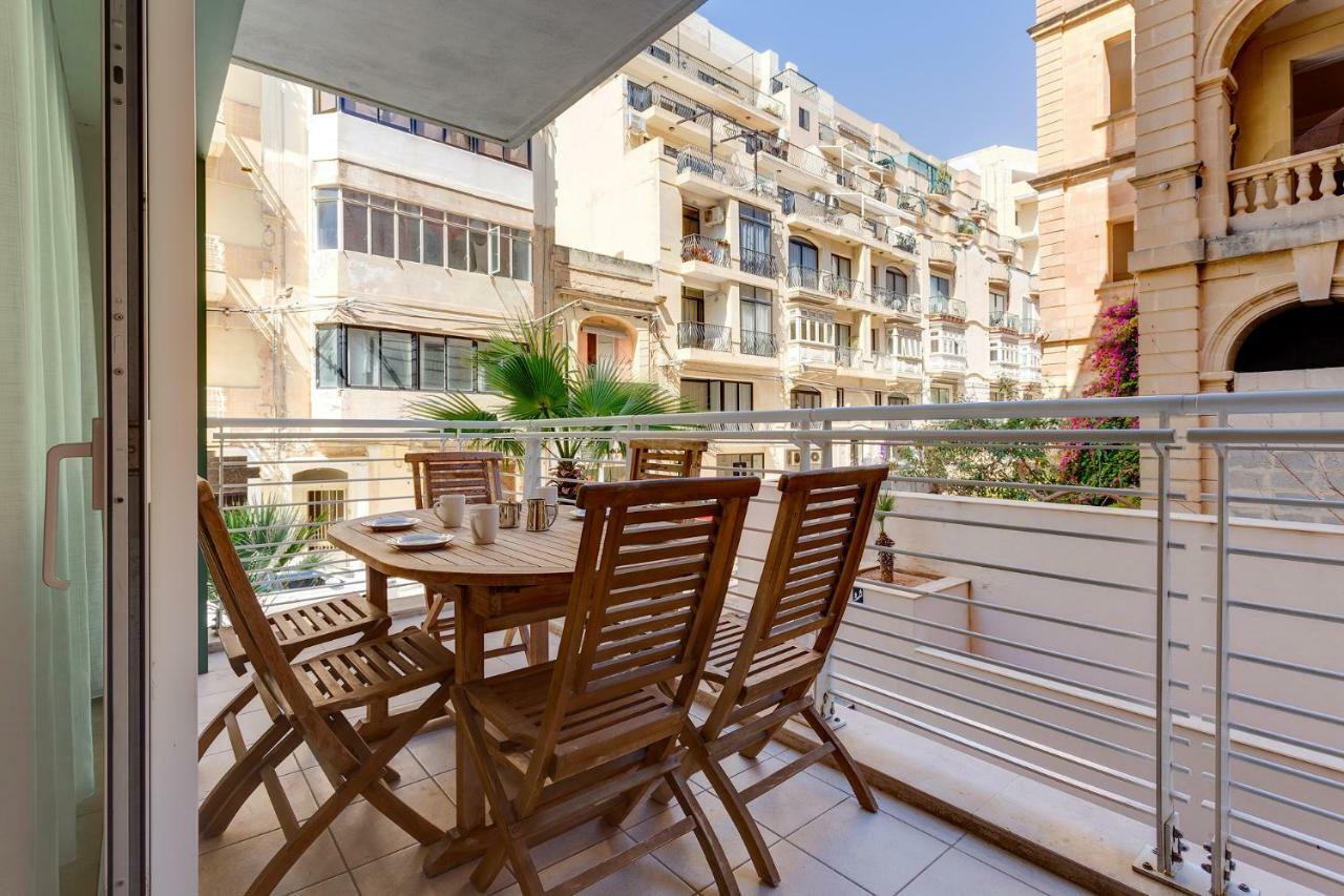 Apartment In Fort Cambridge With Pool Sliema Ngoại thất bức ảnh