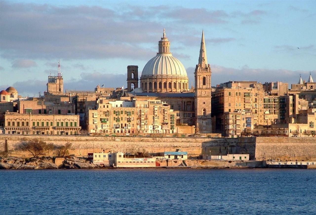Apartment In Fort Cambridge With Pool Sliema Ngoại thất bức ảnh