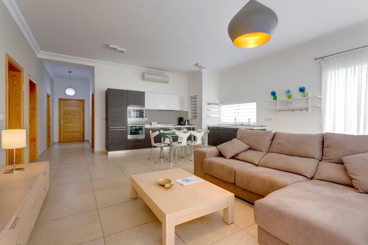 Apartment In Fort Cambridge With Pool Sliema Ngoại thất bức ảnh